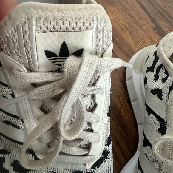 Women’s Adidas Swift Run Cream and Black Leopard Print Sneakers Size 8.5 - Picture 10 of 16